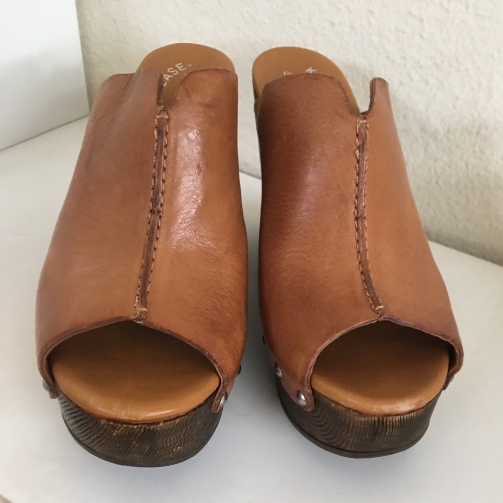 Kork Ease Peep Toe Clogs
